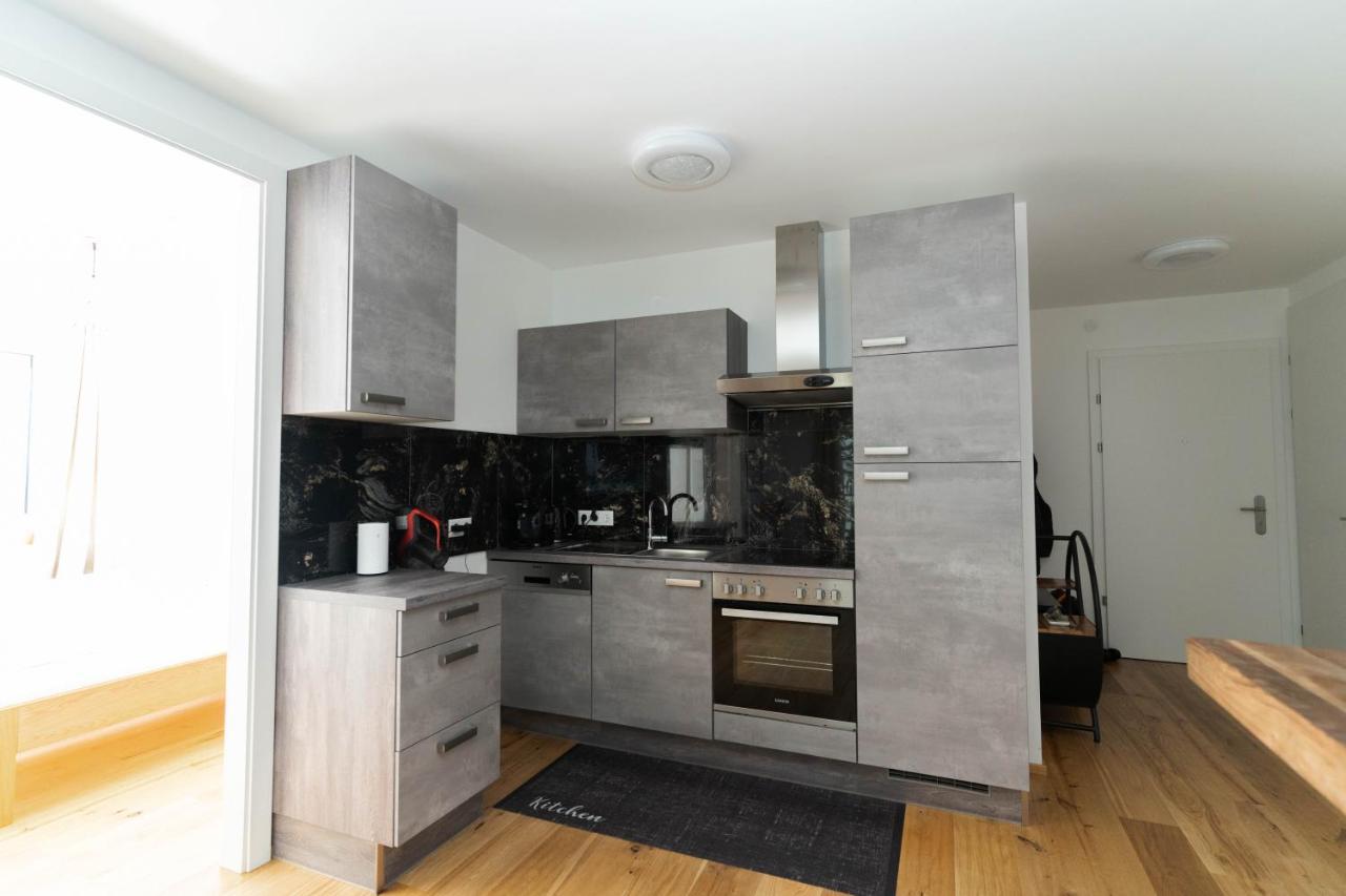 Luxurious Apartment With Big Balcony Near City Center Вена Экстерьер фото