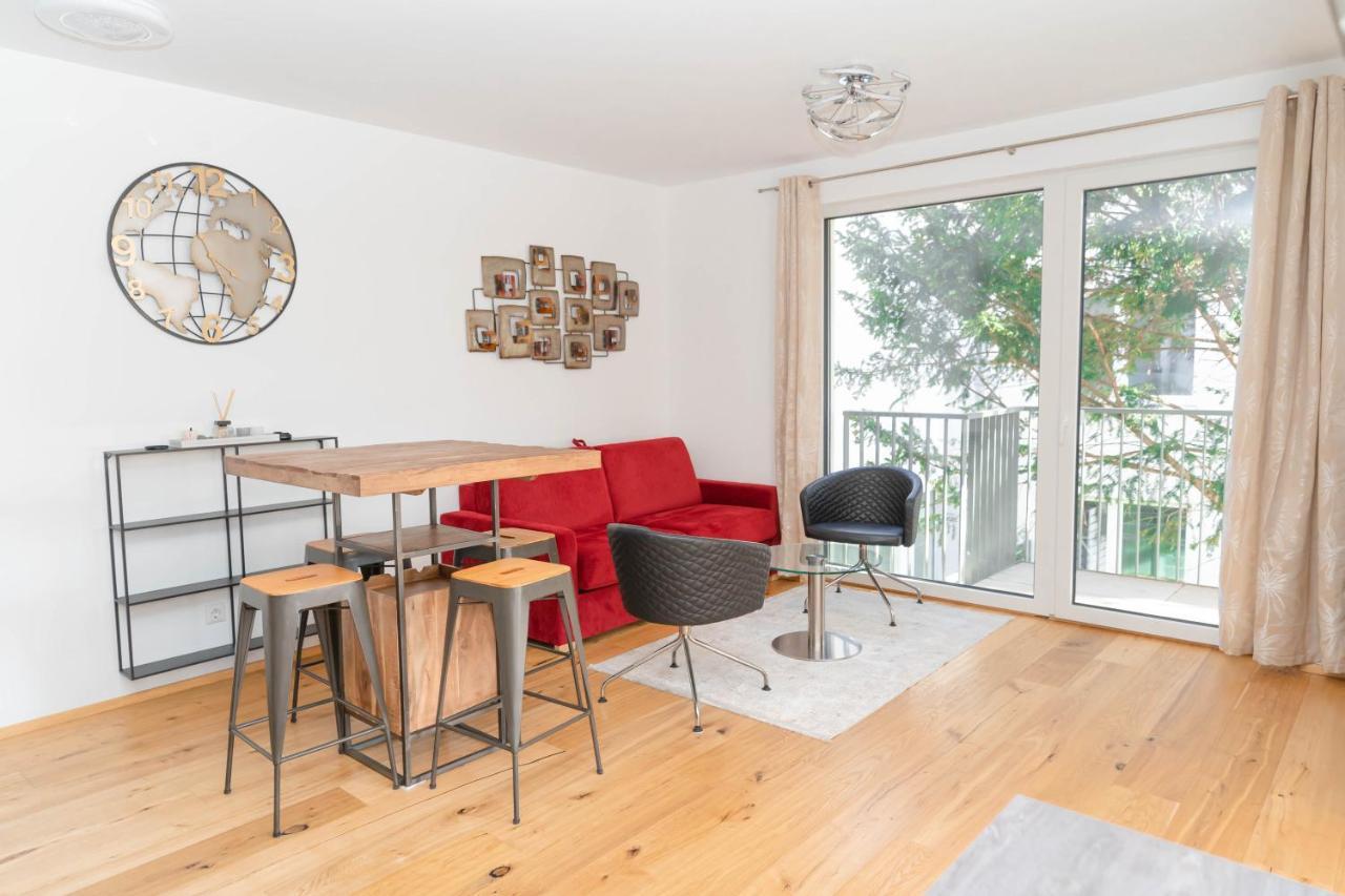 Luxurious Apartment With Big Balcony Near City Center Вена Экстерьер фото