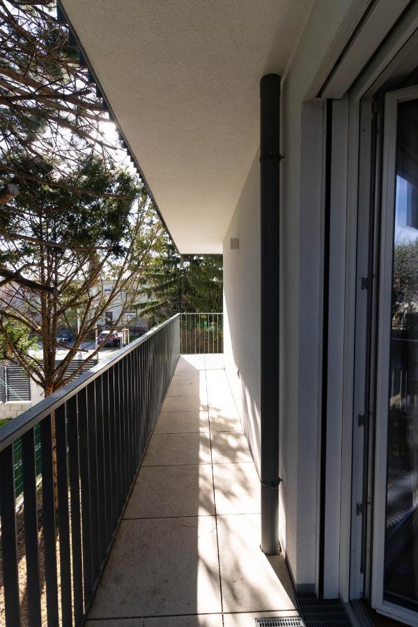 Luxurious Apartment With Big Balcony Near City Center Вена Экстерьер фото