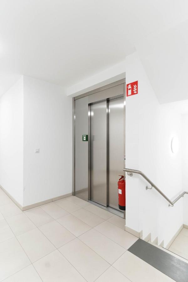 Luxurious Apartment With Big Balcony Near City Center Вена Экстерьер фото