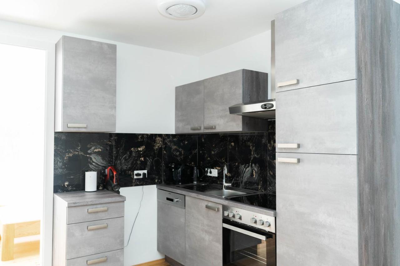 Luxurious Apartment With Big Balcony Near City Center Вена Экстерьер фото